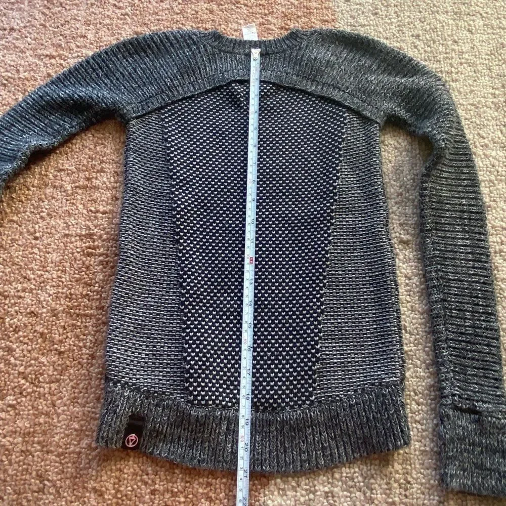 Ivivva by Lululemon Girls To Be Cozy Knit Black Pullover Sweater 10 - Picture 4 of 11